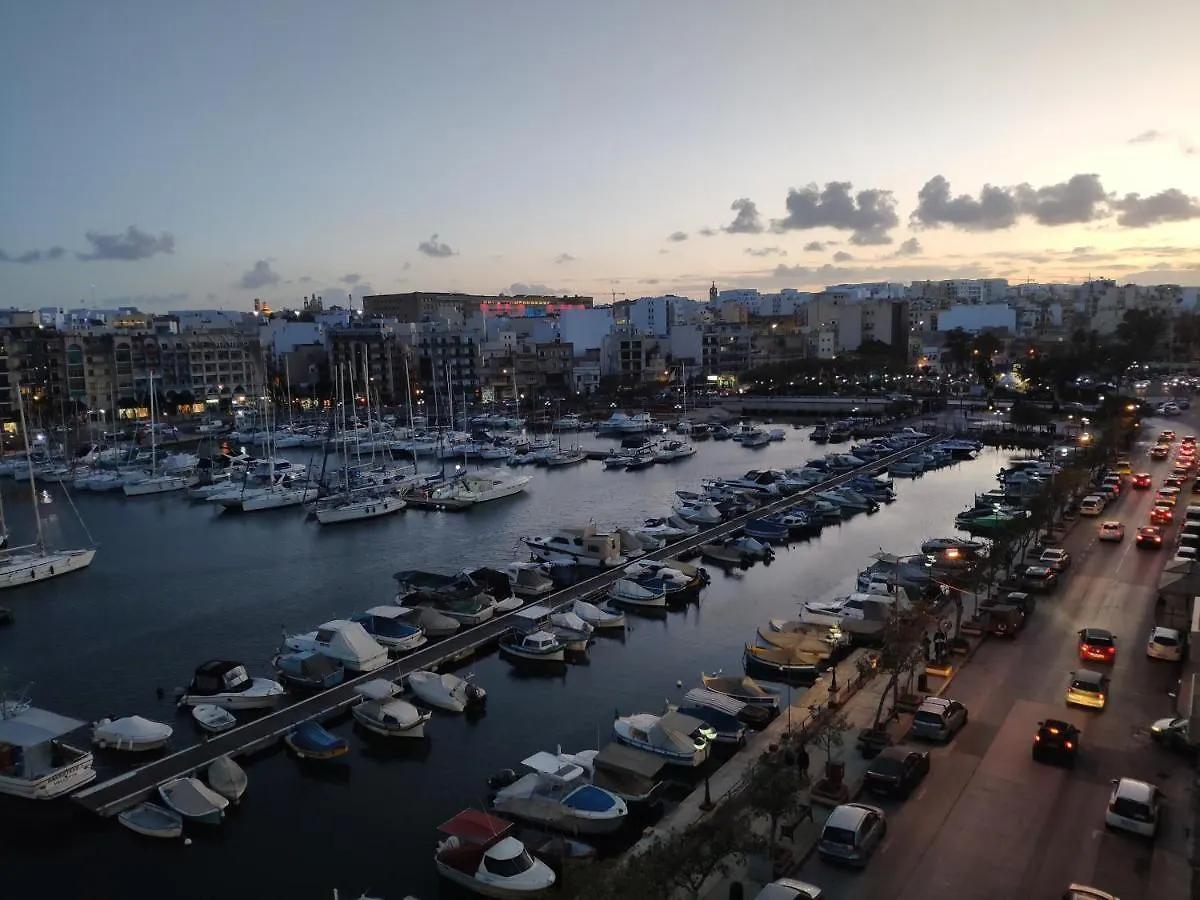 Bright And Spacious 2 Bedroom Apartment With Harbour View - 3 Msida Malta