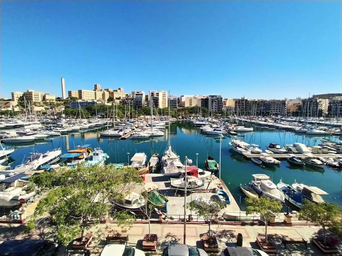 Bright And Spacious 2 Bedroom Apartment With Harbour View - 3 Msida
