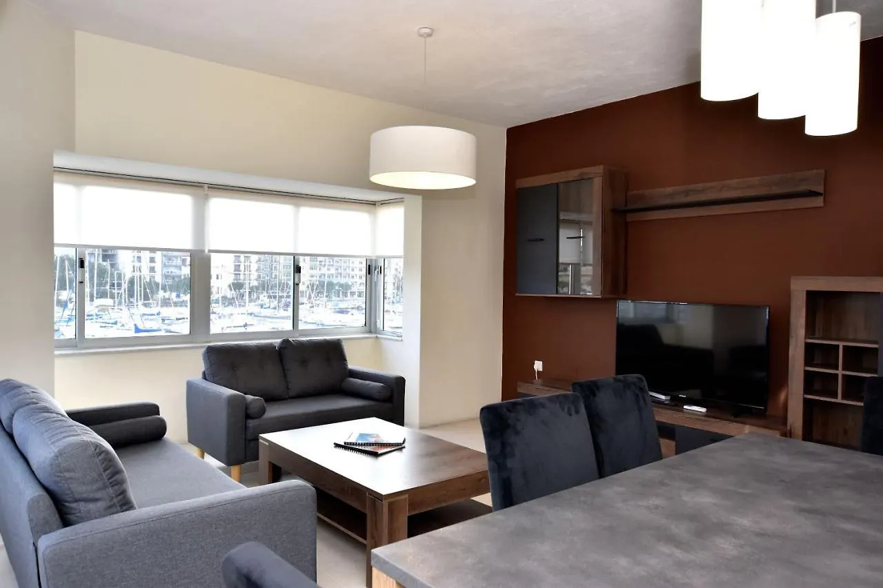 Bright And Spacious 2 Bedroom Apartment With Harbour View - 3 Msida