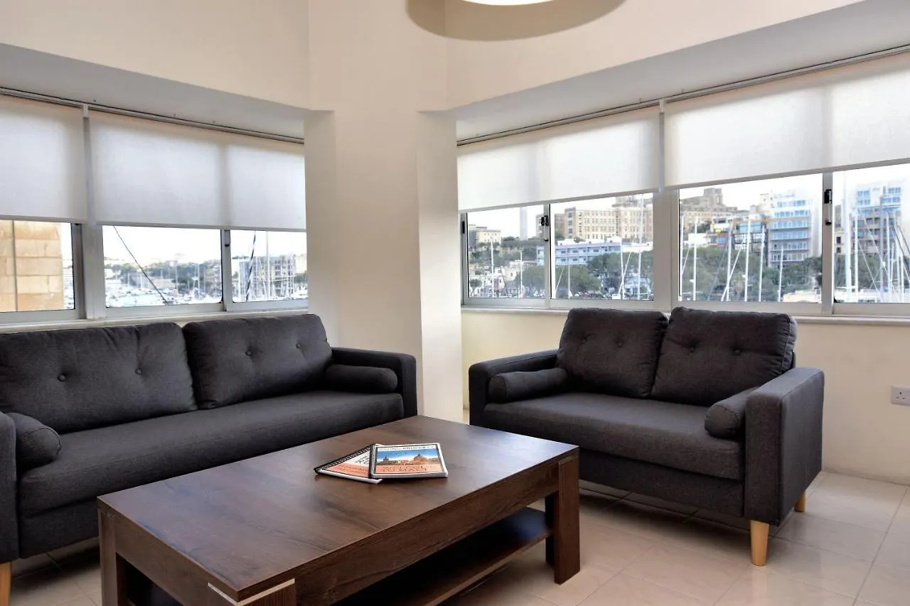 Bright And Spacious 2 Bedroom Apartment With Harbour View - 3 Msida