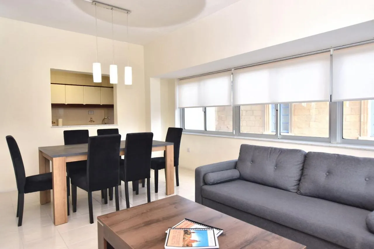Bright And Spacious 2 Bedroom Apartment With Harbour View - 3 Msida 0*,