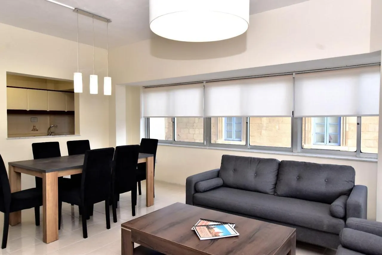 Bright And Spacious 2 Bedroom Apartment With Harbour View - 3 Msida