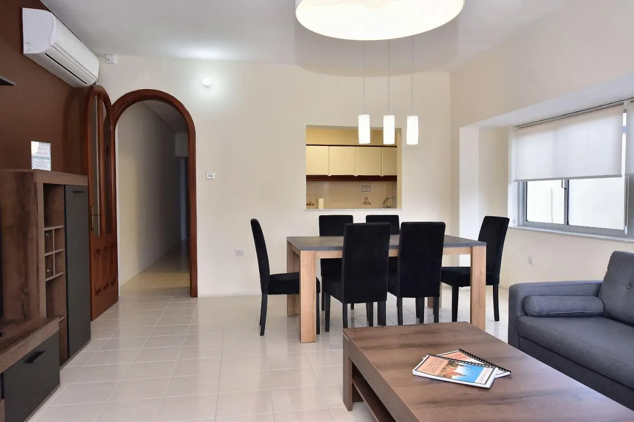 Bright And Spacious 2 Bedroom Apartment With Harbour View - 3 Msida