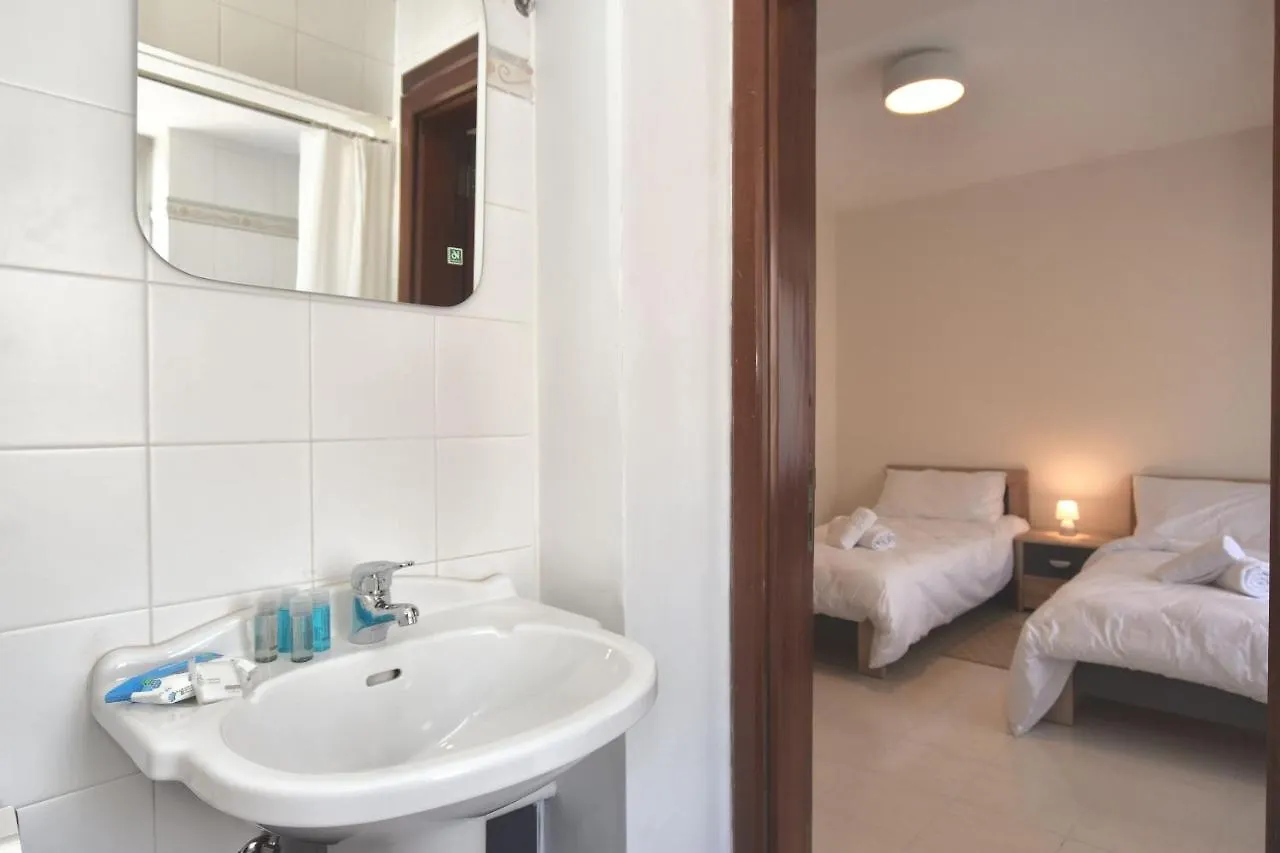 Bright And Spacious 2 Bedroom Apartment With Harbour View - 3 Msida 0*,
