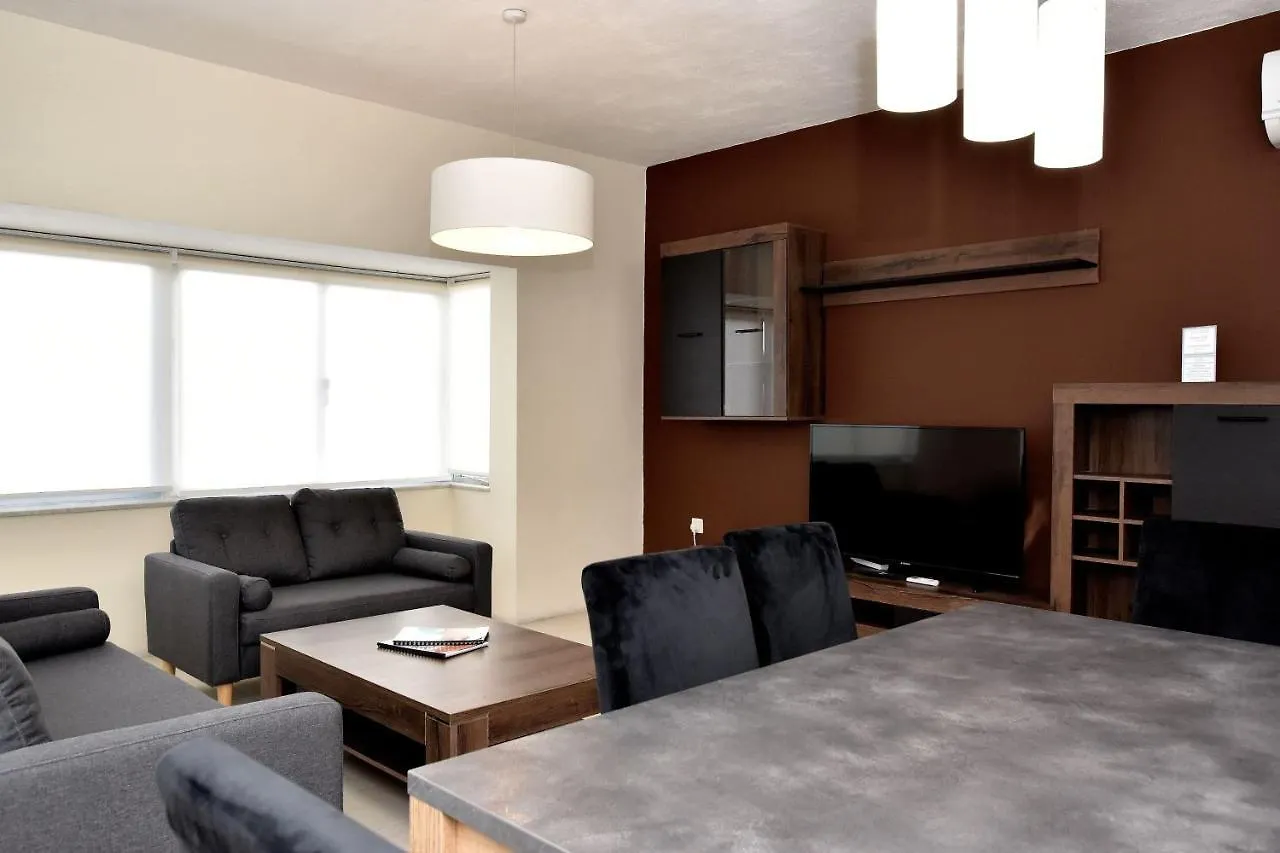 Bright And Spacious 2 Bedroom Apartment With Harbour View - 3 Msida