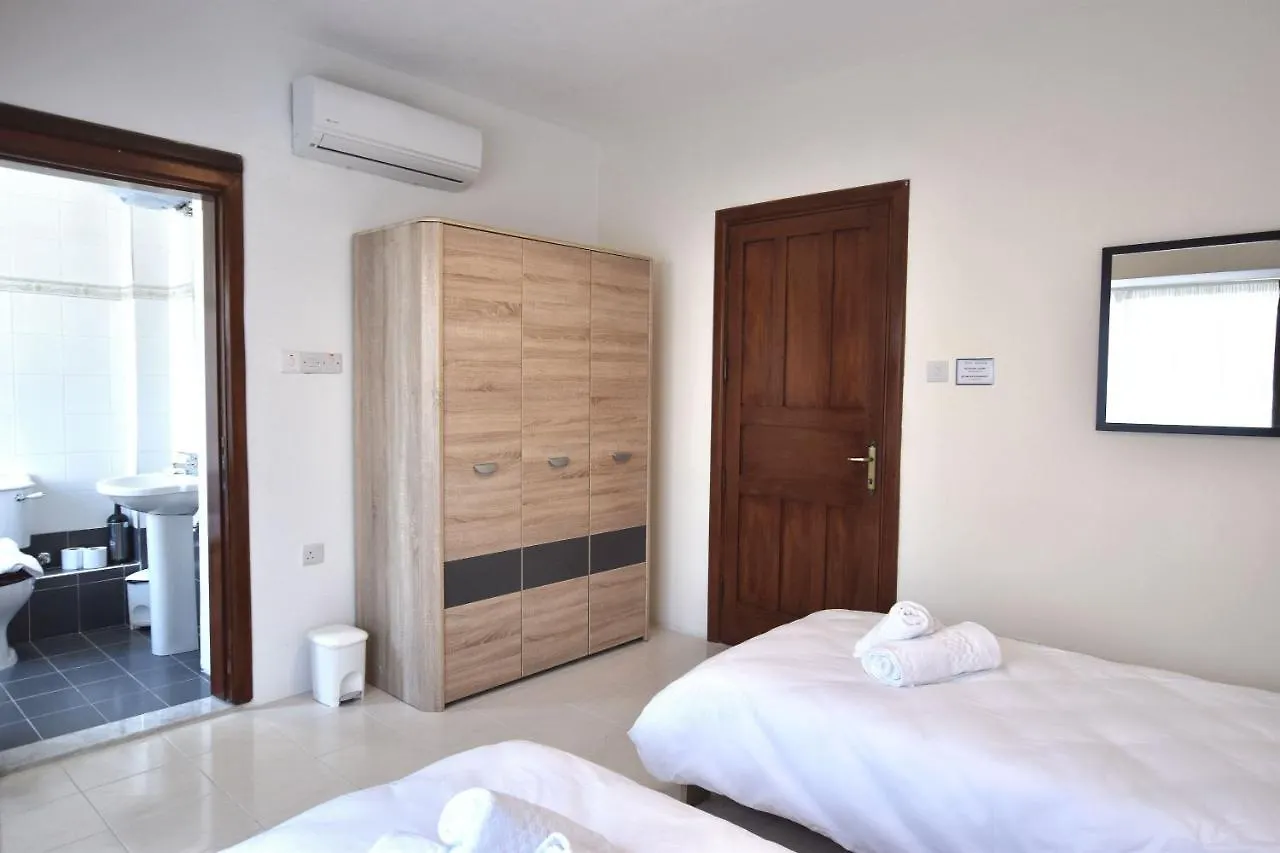 Bright And Spacious 2 Bedroom Apartment With Harbour View - 3 Msida